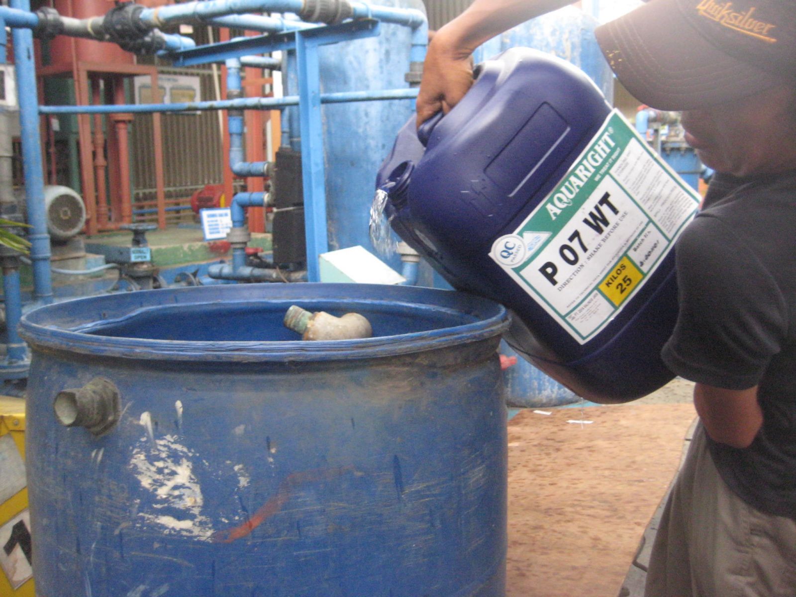 chemical cleaning pada saluran pipa air oleh pt zefa valindo jaya